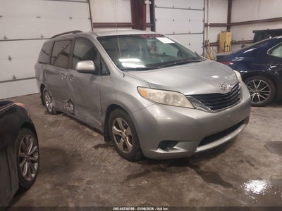 5TDKK3DCXCS198323 TOYOTA SIENNA Photo 1