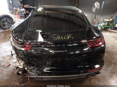 PORSCHE PANAMERA