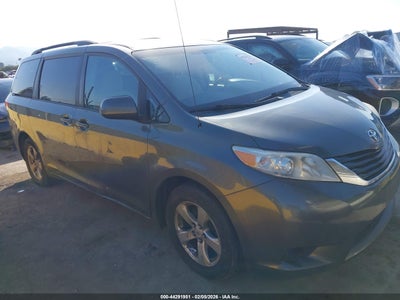 5TDKK3DC1BS042556 TOYOTA SIENNA Photo 1