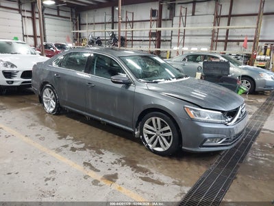 1VWBA7A34JC044183 VOLKSWAGEN PASSAT Photo 1