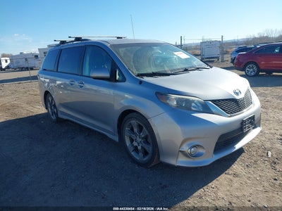 5TDXK3DC6BS110534 TOYOTA SIENNA Photo 1
