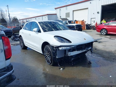 2025 Porsche Macan