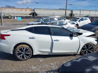 NISSAN MAXIMA