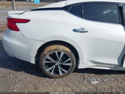 NISSAN MAXIMA