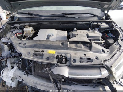 TOYOTA HIGHLANDER HYBRID
