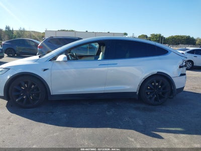 2020 TESLA MODEL X 14