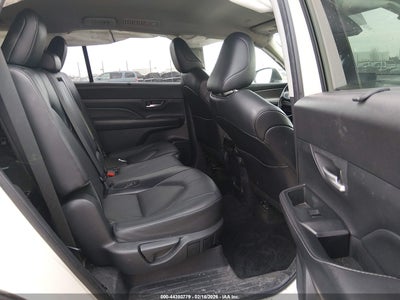 TOYOTA GRAND HIGHLANDER