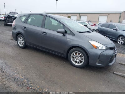 JTDZN3EU4FJ029400 TOYOTA PRIUS V Photo 1