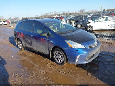 JTDZN3EU7C3159218 TOYOTA PRIUS V Photo 1
