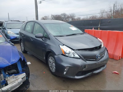 JTDZN3EU6D3213206 TOYOTA PRIUS V Photo 1
