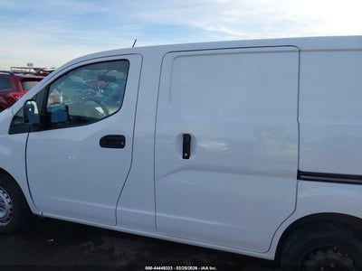 NISSAN NV200