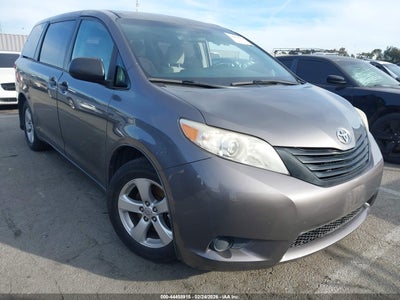 TOYOTA SIENNA