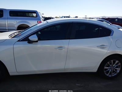2022 MAZDA MAZDA3 15