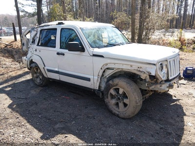 1J8GN28K78W103113 JEEP LIBERTY Photo 1