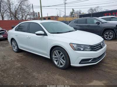 1VWLA7A39KC007538 VOLKSWAGEN PASSAT Photo 1