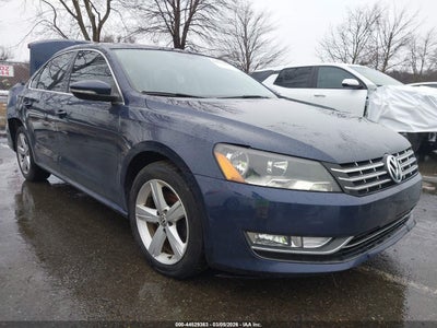 1VWBN7A34CC102302 VOLKSWAGEN PASSAT Photo 1