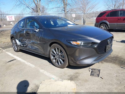 JM1BPAKM1P1615056 MAZDA MAZDA3 Photo 1