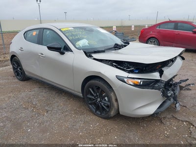 JM1BPAKL2T1858442 MAZDA MAZDA3 Photo 1