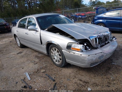 2LNBL8CV2AX627982 LINCOLN TOWN CAR Photo 1