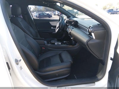 MERCEDES-BENZ A 220