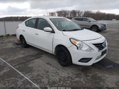 3N1CN7AP7JL854395 NISSAN VERSA Photo 1