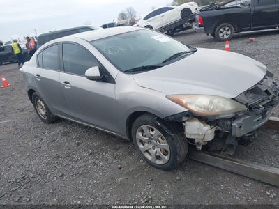 JM1BL1UF0B1458512 MAZDA MAZDA3 Photo 1