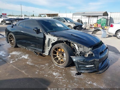 JN1AR5EG8EM110052 NISSAN GT-R Photo 1
