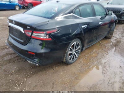 NISSAN MAXIMA