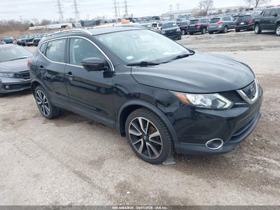 JN1BJ1CP5HW016064 NISSAN ROGUE SPORT Photo 1