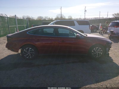 HYUNDAI SONATA HYBRID