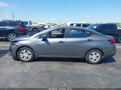 NISSAN VERSA