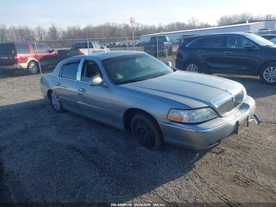 1LNHM82V56Y630259 LINCOLN TOWN CAR Photo 1