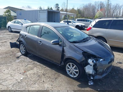 JTDKDTB33D1049117 TOYOTA PRIUS C Photo 1