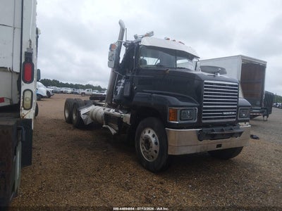 2020 Mack Pinnacle