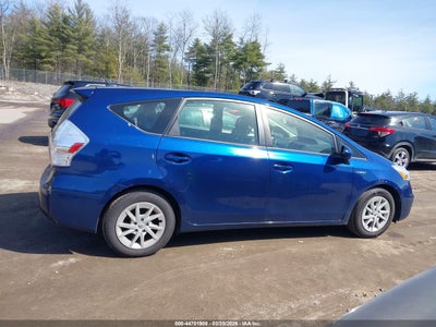 2013 TOYOTA PRIUS V THREE