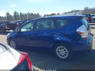 2013 TOYOTA PRIUS V THREE