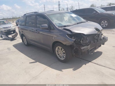 TOYOTA SIENNA