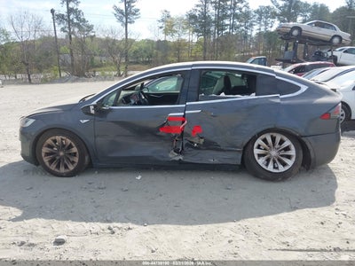 TESLA MODEL X