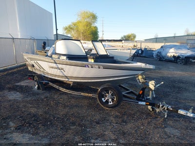 2021 Smoker-craft 17FT