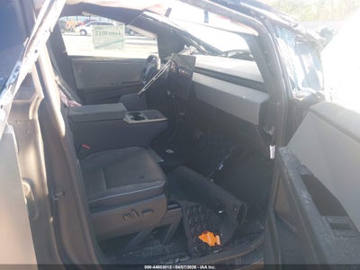 TESLA CYBERTRUCK