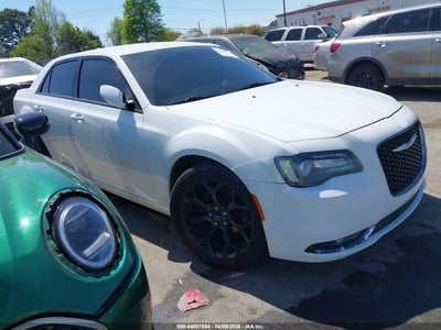 2C3CCABG8KH516405 2019 Chrysler 300 3.6 S white