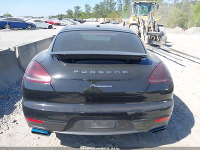 PORSCHE PANAMERA