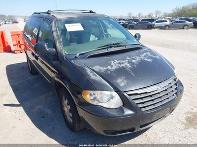 2C4GP54L55R208559 CHRYSLER TOWN & COUNTRY Photo 1