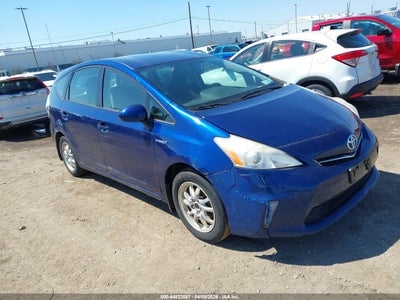 JTDZN3EU8C3054705 TOYOTA PRIUS V Photo 1