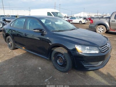 1VWAT7A38FC037055 VOLKSWAGEN PASSAT Photo 1