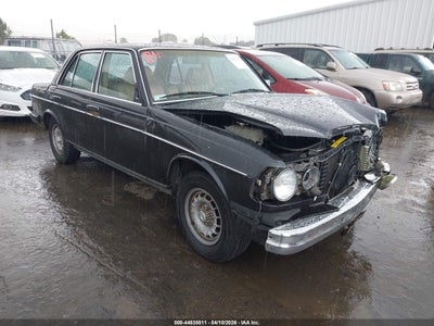 WDBAB33C8FA202401 MERCEDES-BENZ 300 Photo 1