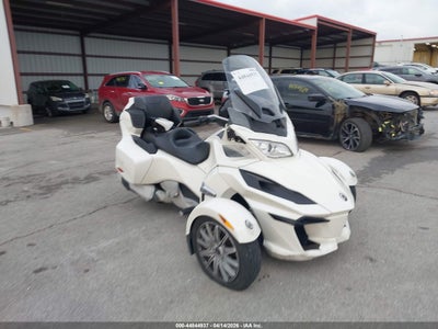 2BXNBDD29HV001465 CAN-AM SPYDER ROADSTER Photo 1