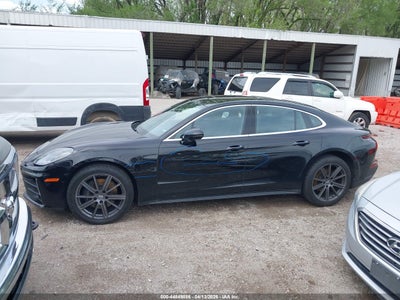 PORSCHE PANAMERA