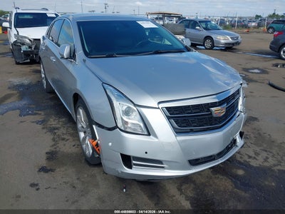2017 Cadillac Xts 3.6 Xts Luxury silver Lot 111044856603 Vin 2G61M5S35H9200230