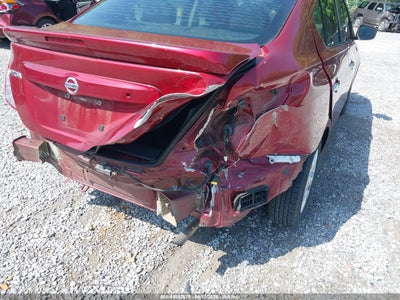 NISSAN VERSA